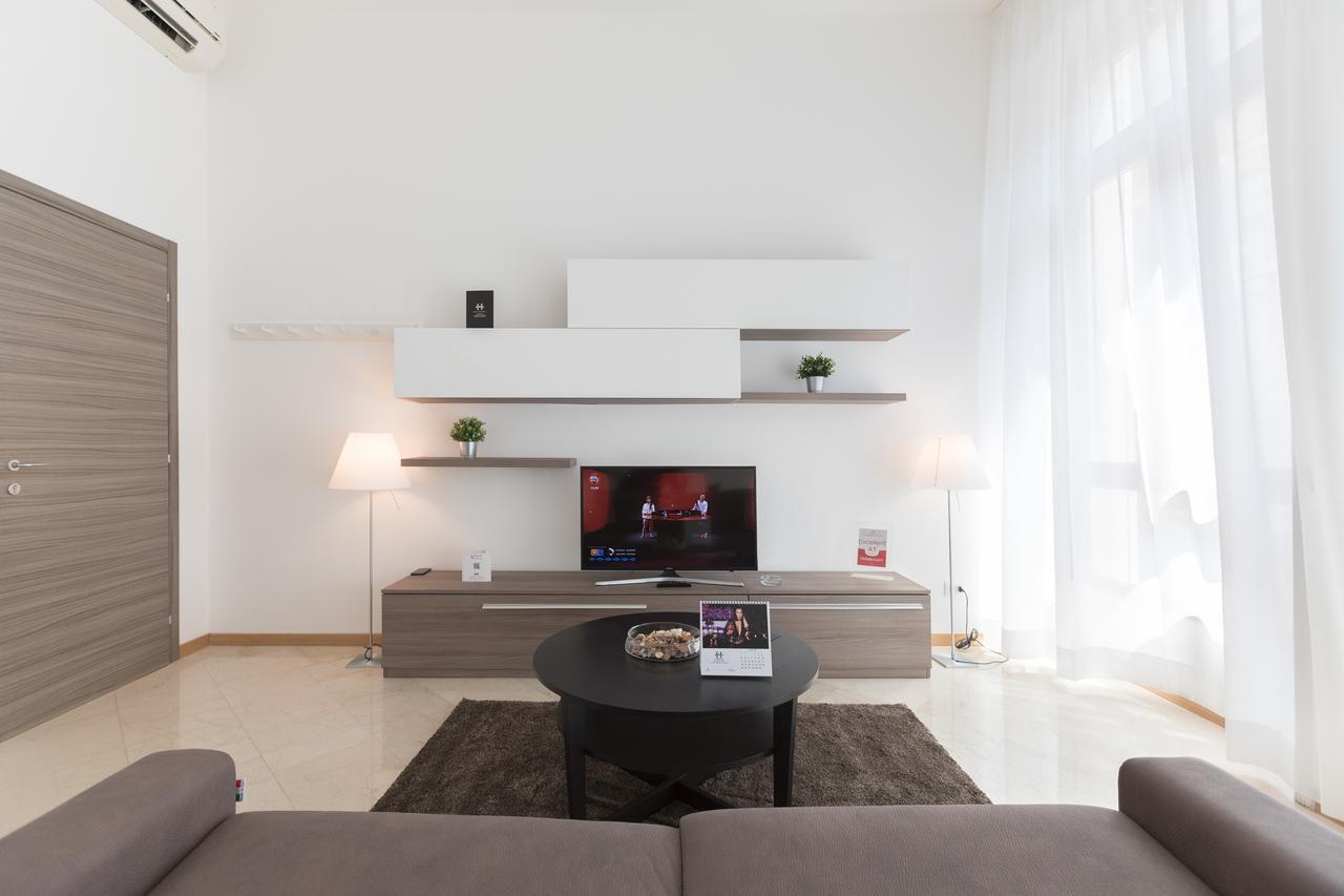 Hemeras Boutique Homes - Design Apartments Near Duomo Cathedral Milaan Buitenkant foto